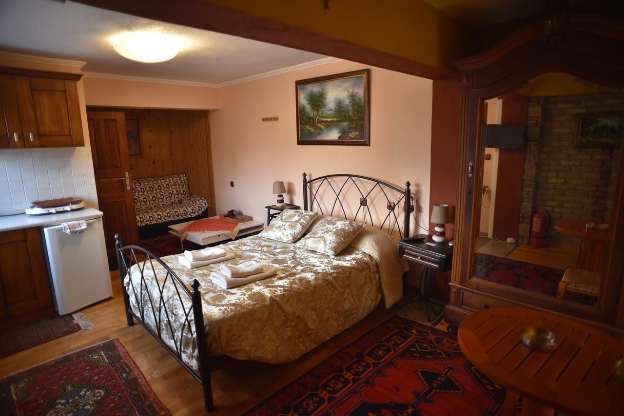Santa Marina Guesthouse Káto Loutrákion المظهر الخارجي الصورة