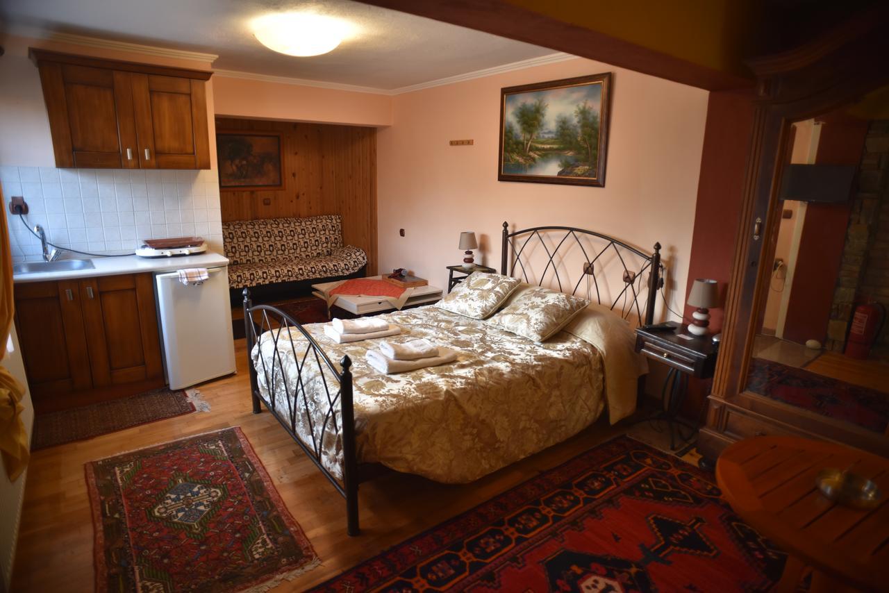 Santa Marina Guesthouse Káto Loutrákion المظهر الخارجي الصورة