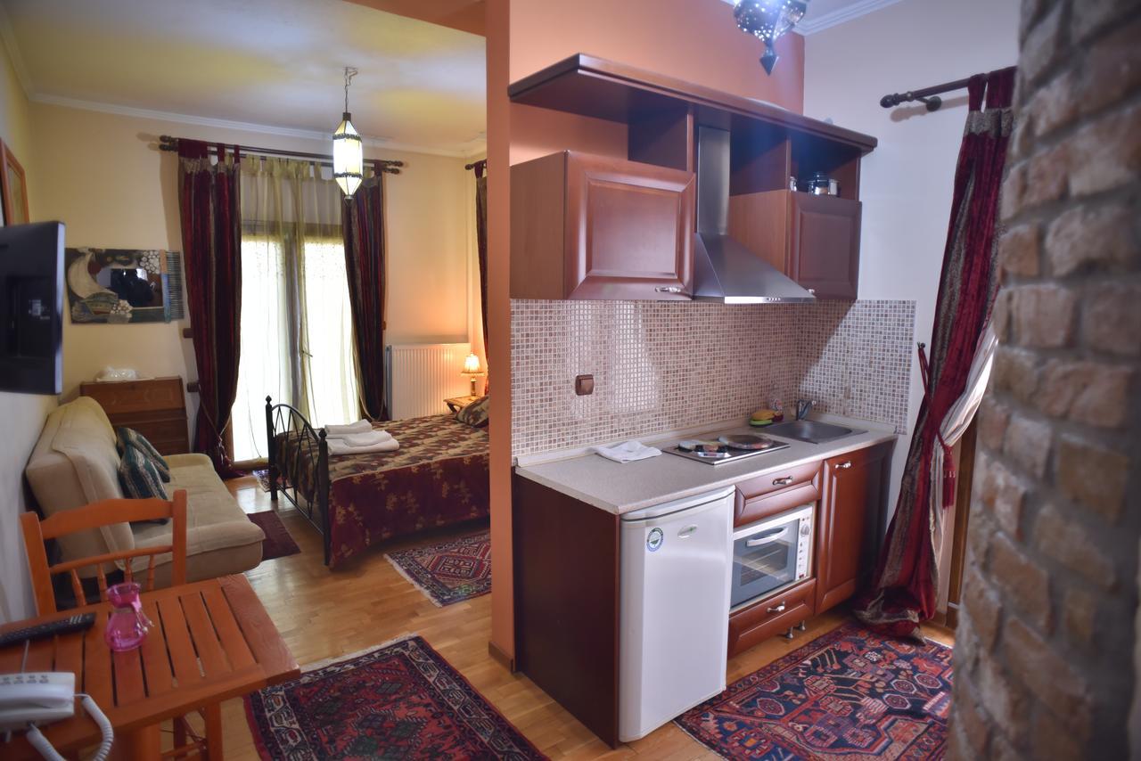 Santa Marina Guesthouse Káto Loutrákion المظهر الخارجي الصورة