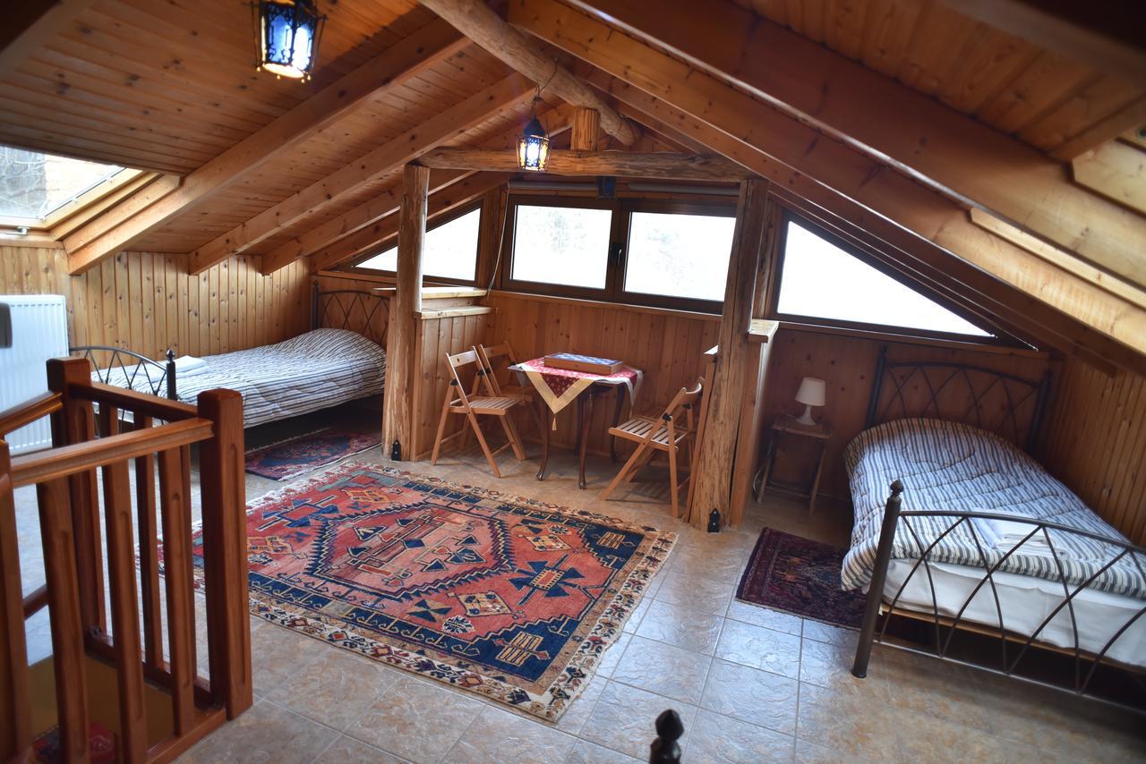Santa Marina Guesthouse Káto Loutrákion المظهر الخارجي الصورة