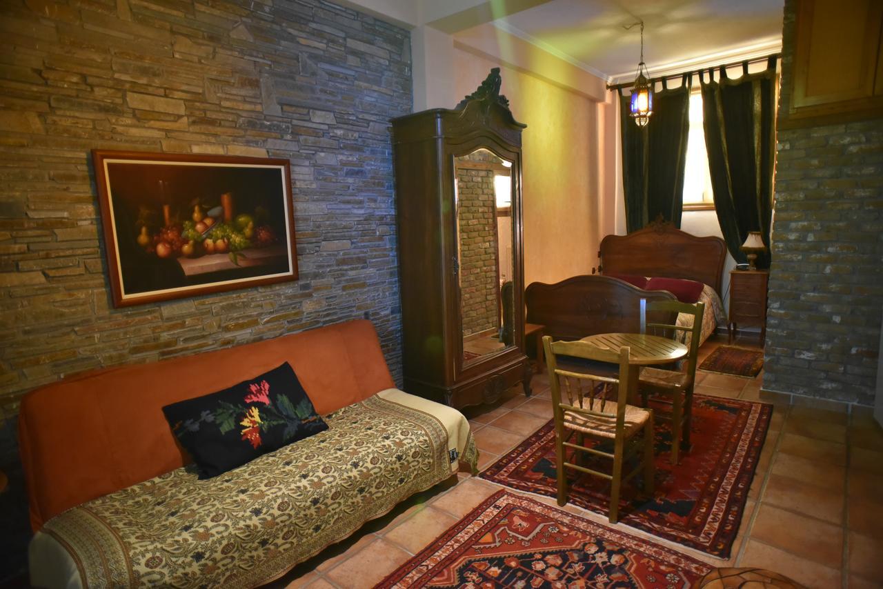 Santa Marina Guesthouse Káto Loutrákion المظهر الخارجي الصورة
