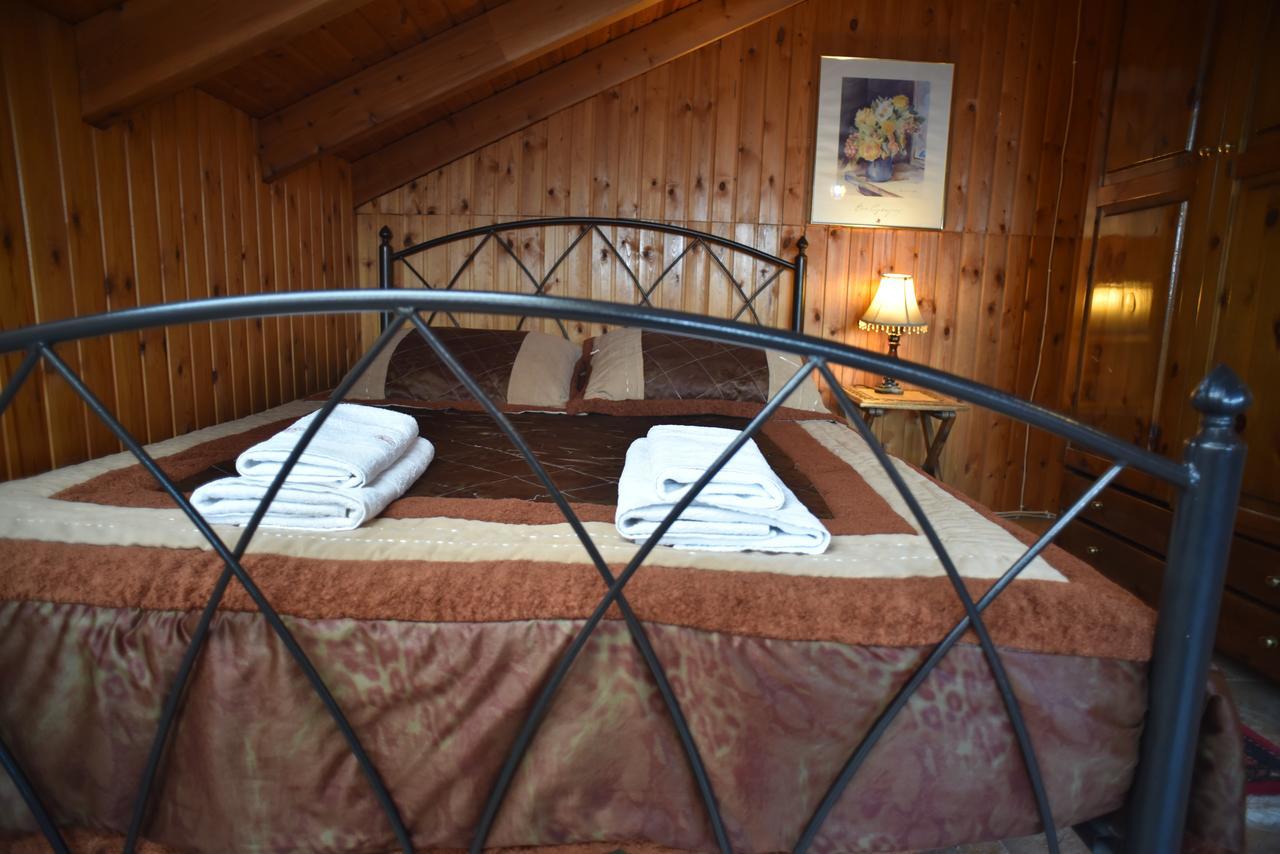 Santa Marina Guesthouse Káto Loutrákion المظهر الخارجي الصورة