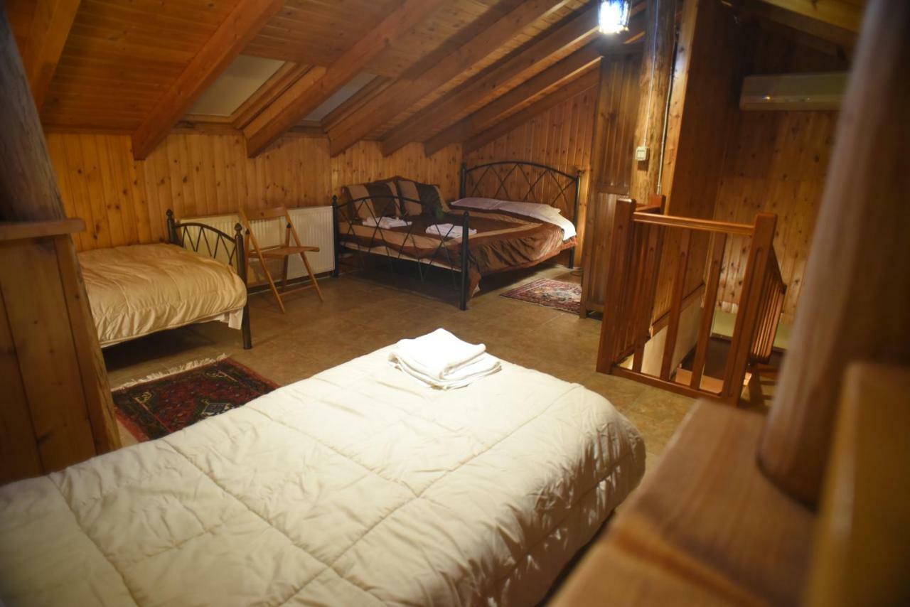 Santa Marina Guesthouse Káto Loutrákion المظهر الخارجي الصورة