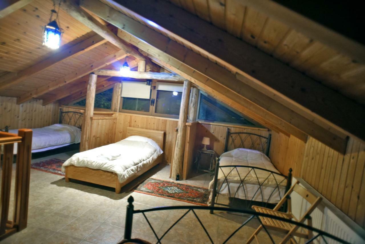 Santa Marina Guesthouse Káto Loutrákion المظهر الخارجي الصورة